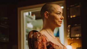 Leia mais sobre o artigo Bugonia (2025): entre a manipulação e a realidade