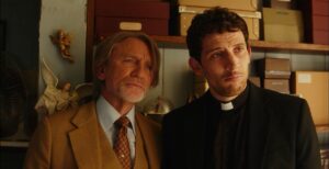 Leia mais sobre o artigo Crítica | Vivo ou Morto: Um Mistério Knives Out (2025) troca o enigma clássico por reflexão