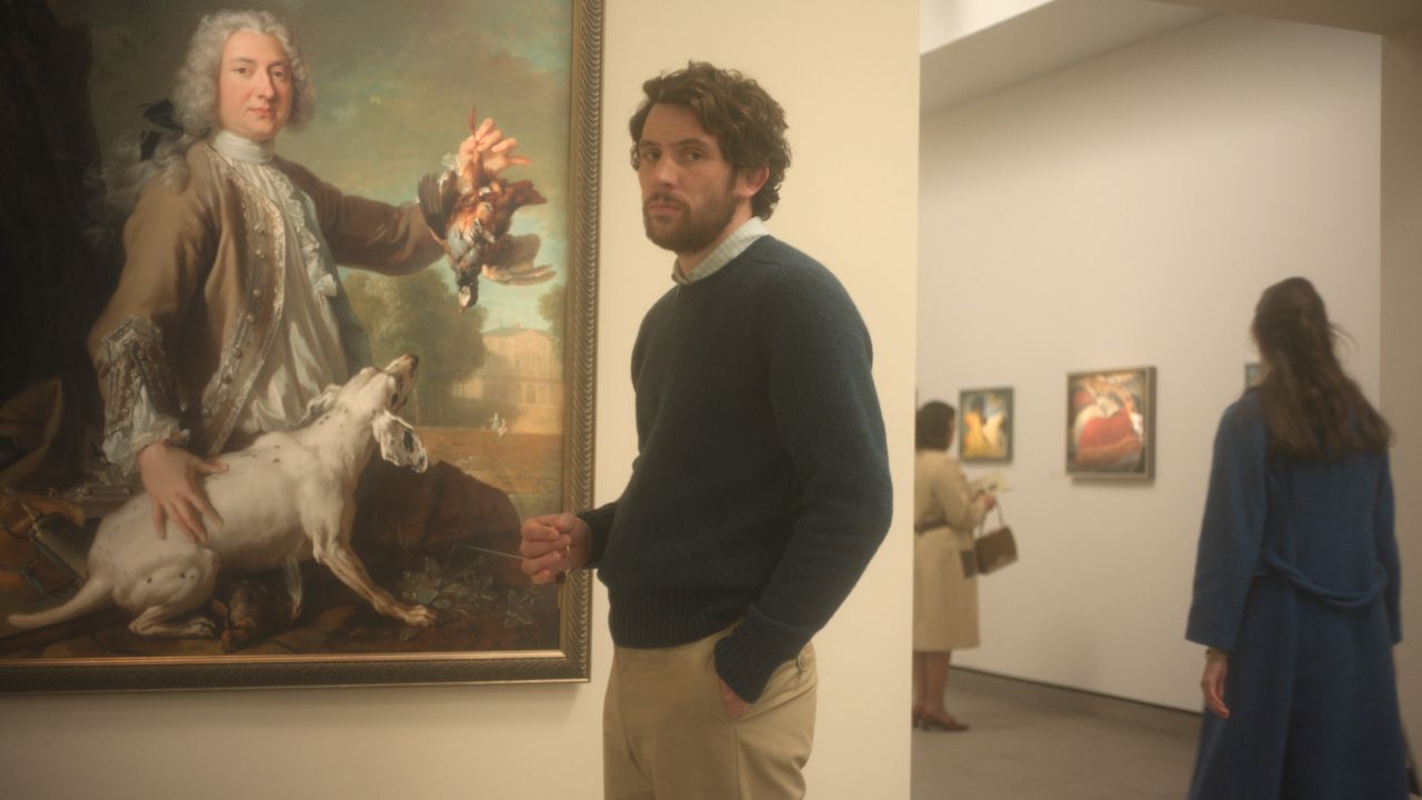 Josh O’Connor em cena de The Mastermind (2025), filme dirigido por Kelly Reichardt, ambientado nos anos 70, explorando tensão silenciosa e privilégio de classe.