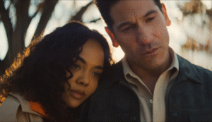 Leia mais sobre o artigo Crítica | Dele & Dela (2026) Tessa Thompson e Jon Bernthal no thriller de Alice Feeney que vai do tenso ao exagerado