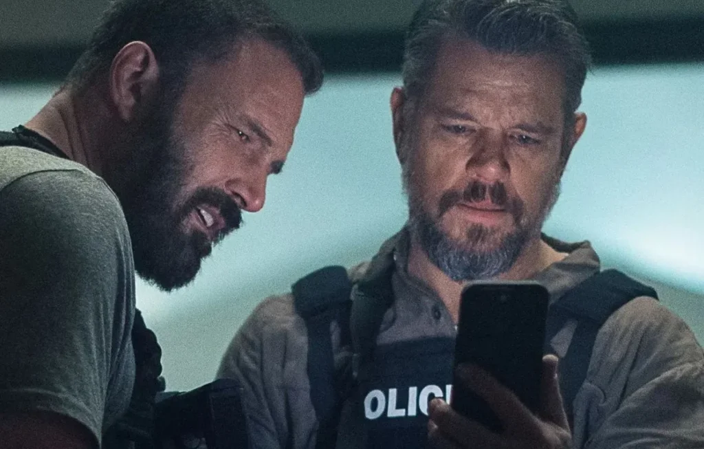 Matt Damon e Ben Affleck em Dinheiro Suspeito (The Rip), thriller policial da Netflix.