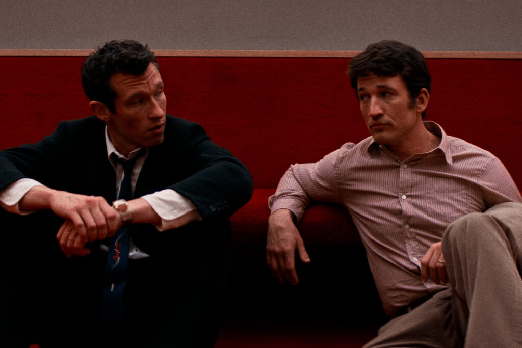 Crítica | Eternidade - Callum Turner e Miles Teller disputam o amor da mesma mulher no além