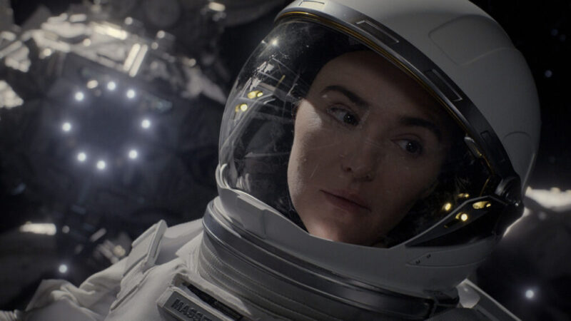 O que assistir nos streamings: a atriz Agnes O'Casey de perfil em cena da série Cidade das Estrelas (Star City).