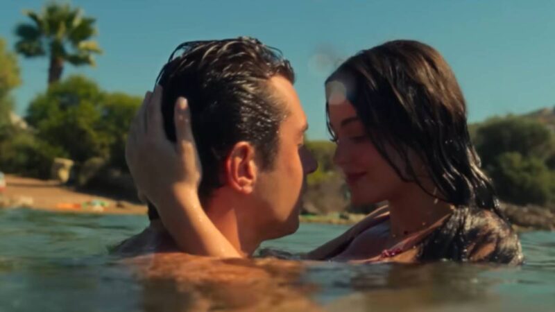 Cena romântica do filme A Casa da Praia ilustrando a lista de filmes e séries da semana.