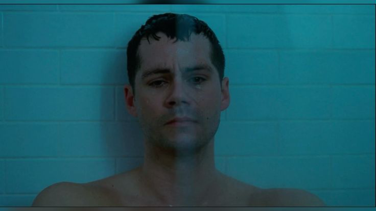 Crítica | Twinless: Um Gêmeo a Menos (2025): Nem sempre o vazio precisa ser preenchido  James Sweeney transforma uma história sobre luto em uma reflexão perturbadora sobre carência, identidade e a falsa sensação de que toda dor compartilhada cria uma conexão verdadeira