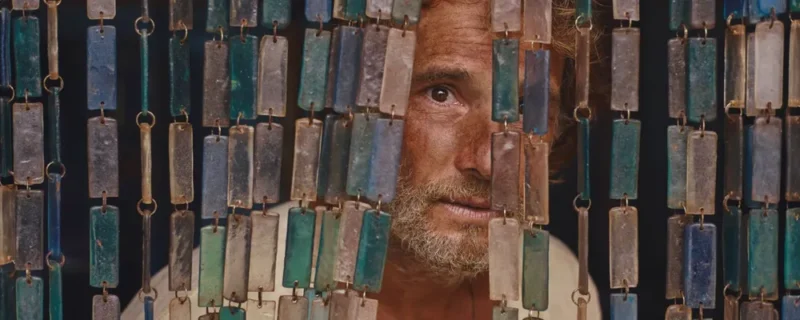 Cena da adaptação nacional O Filho de Mil Homens destacando o olhar expressivo de Rodrigo Santoro, ideal para quem busca produções emocionantes e filmes sobre pais e filhos.