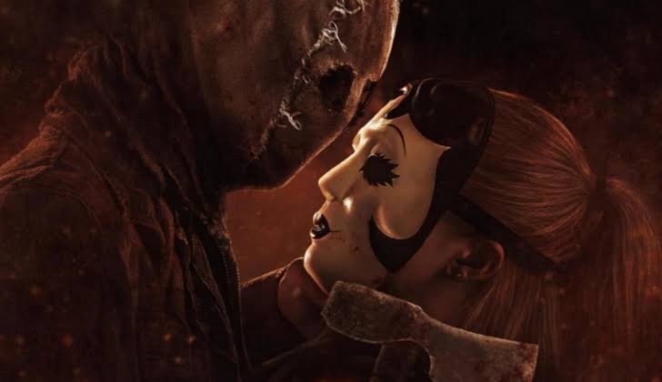Os assassinos mascarados em cena de suspense de Os Estranhos: Capítulo Final, grande lançamento do streaming em agosto.