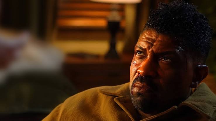 O ator Deon Cole ferido na série de suspense Average Joe, grande novidade no streaming em agosto.