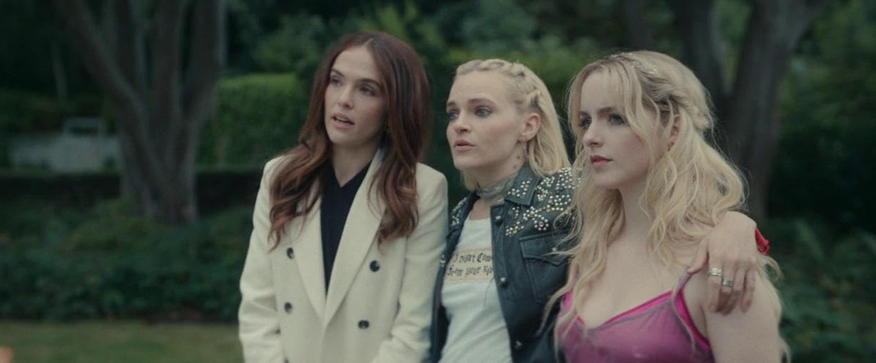 Cynthia, Anna e Birdie juntas no filme O Aniversário (2025).