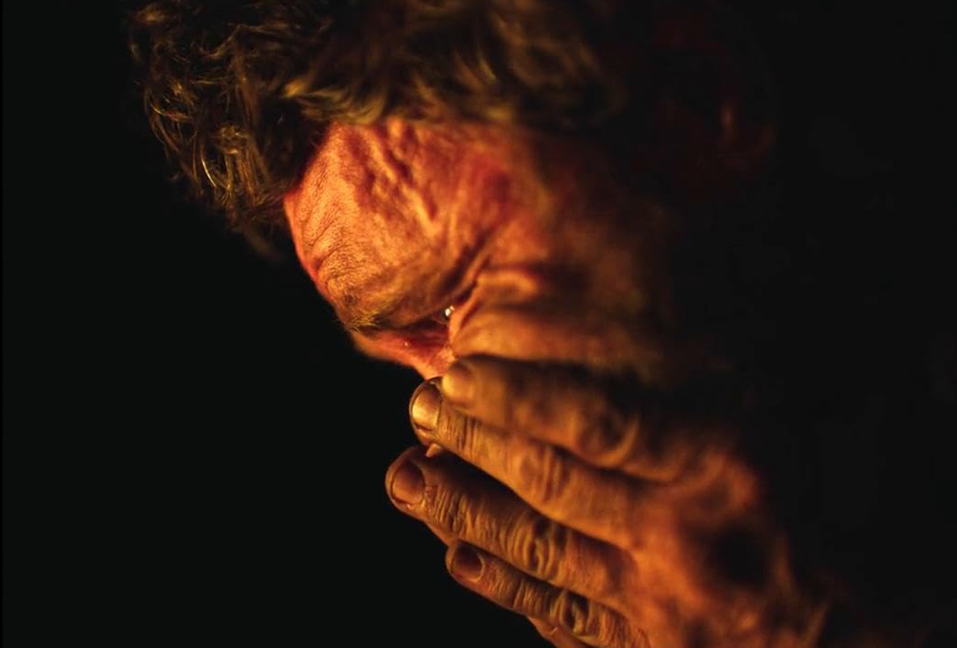 No momento, você está visualizando Sonhos de Trem (2025) e tudo o que desaparece quando uma árvore cai <br> <span class='subtitulo-estilizado'>Entre florestas derrubadas, pontes esquecidas e um mundo que não para de avançar, o filme encontra nas árvores uma forma de falar sobre aquilo que o progresso deixa para trás.</span>