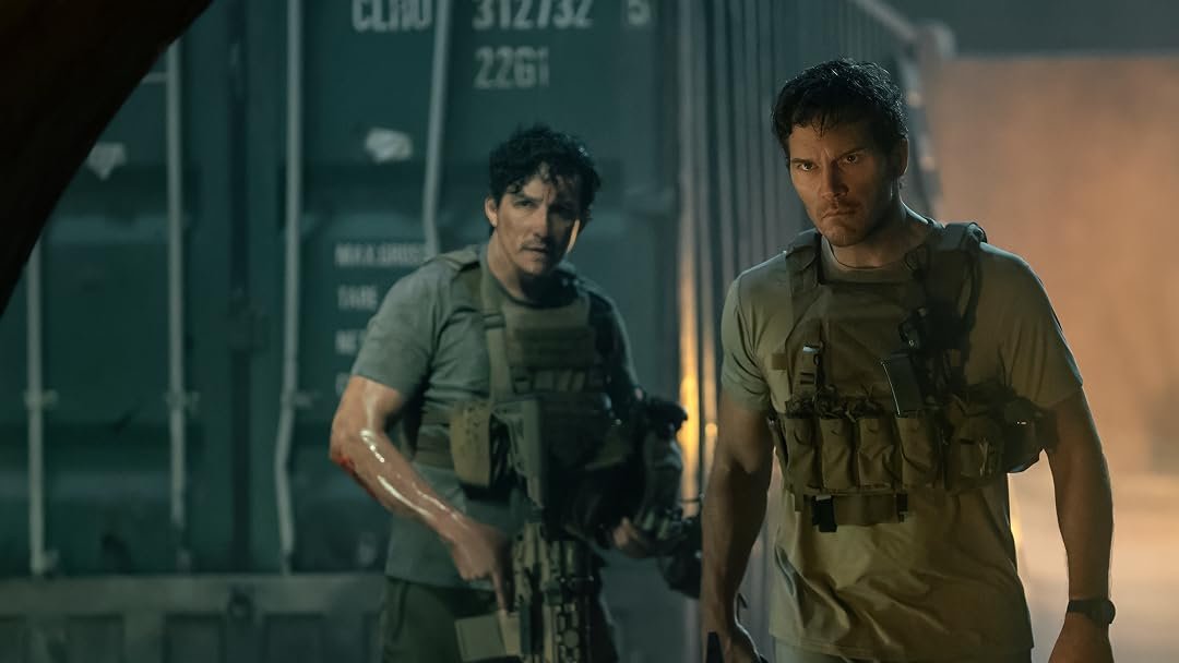 Chris Pratt como James Reece ao lado de outro militar em A Lista Terminal temporada 2, entre as novidades de outubro.