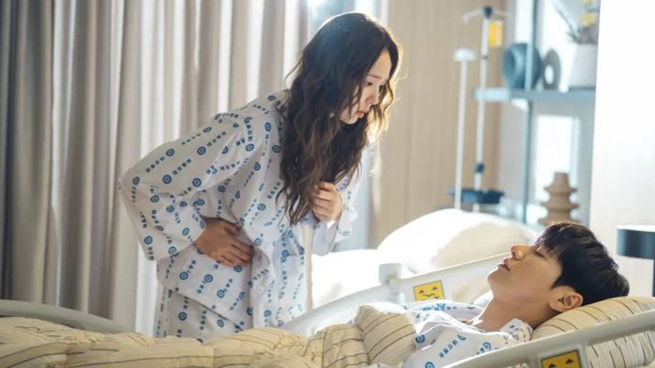 Na Bo-bae e Baek Ho-rang no hospital em Um Choque de Amor, entre o que ver no streaming nesta semana.